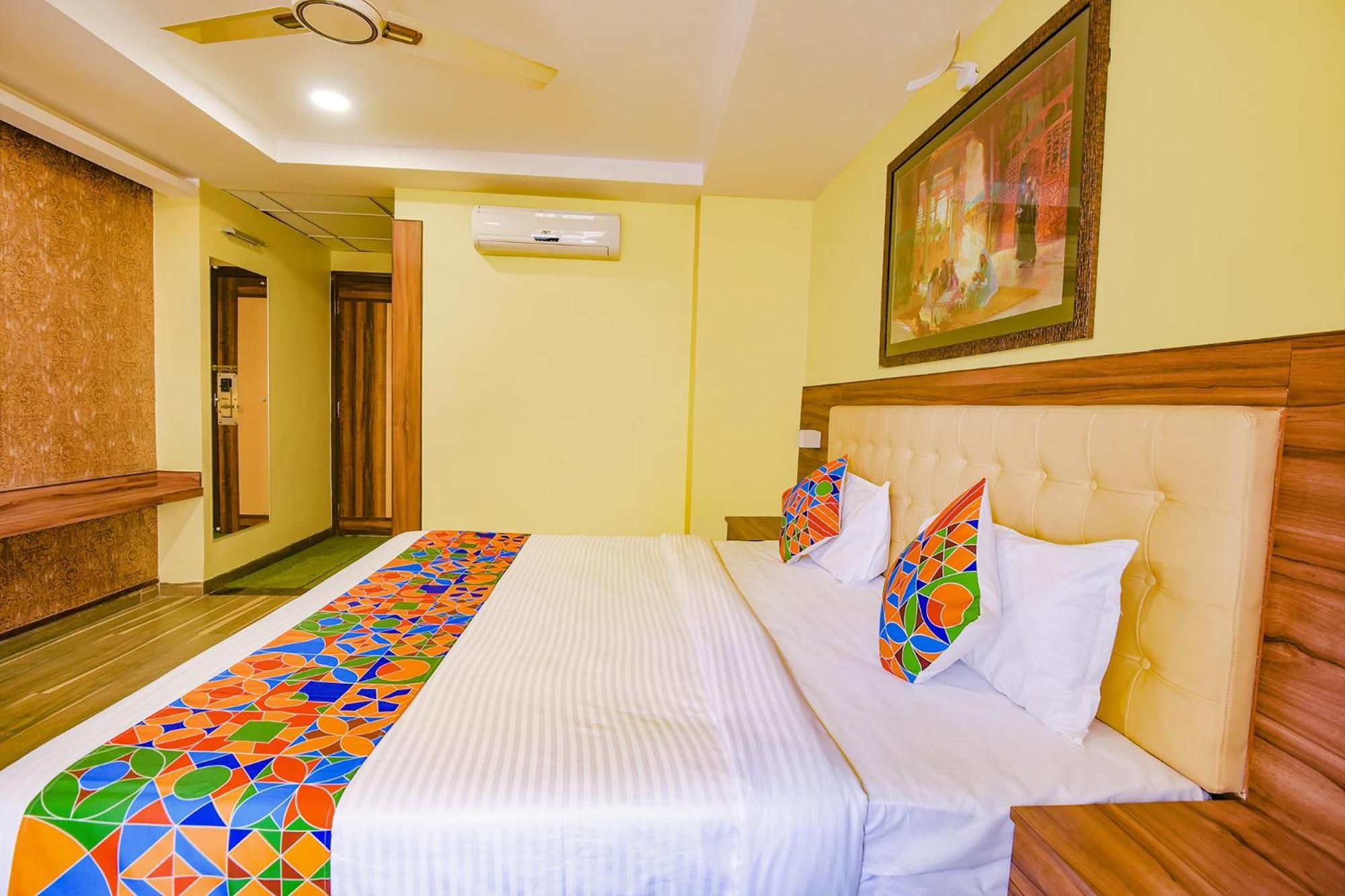 Fabhotel Phoenix Resorts - Nr M Chinnaswamy Stadium Bangalore Exterior foto